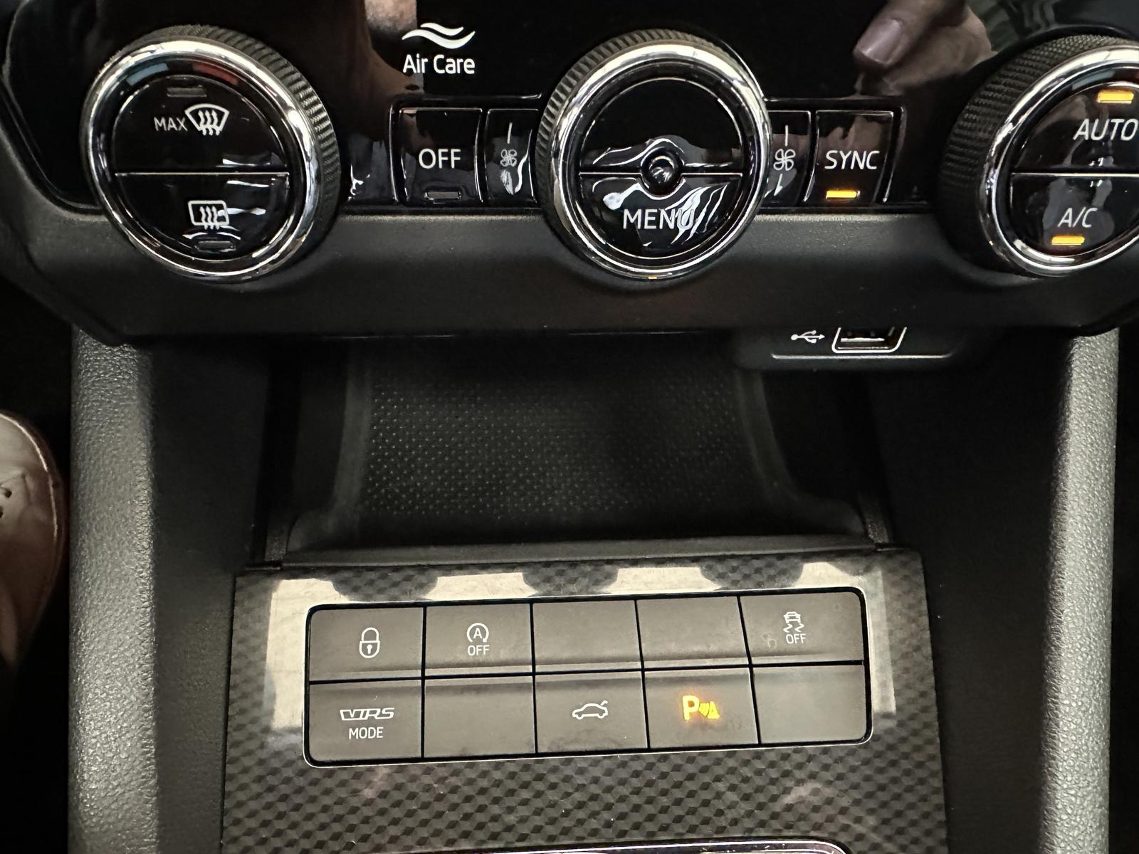 Skoda Octavia RS Navi LED ACC PDC SHZ AHK