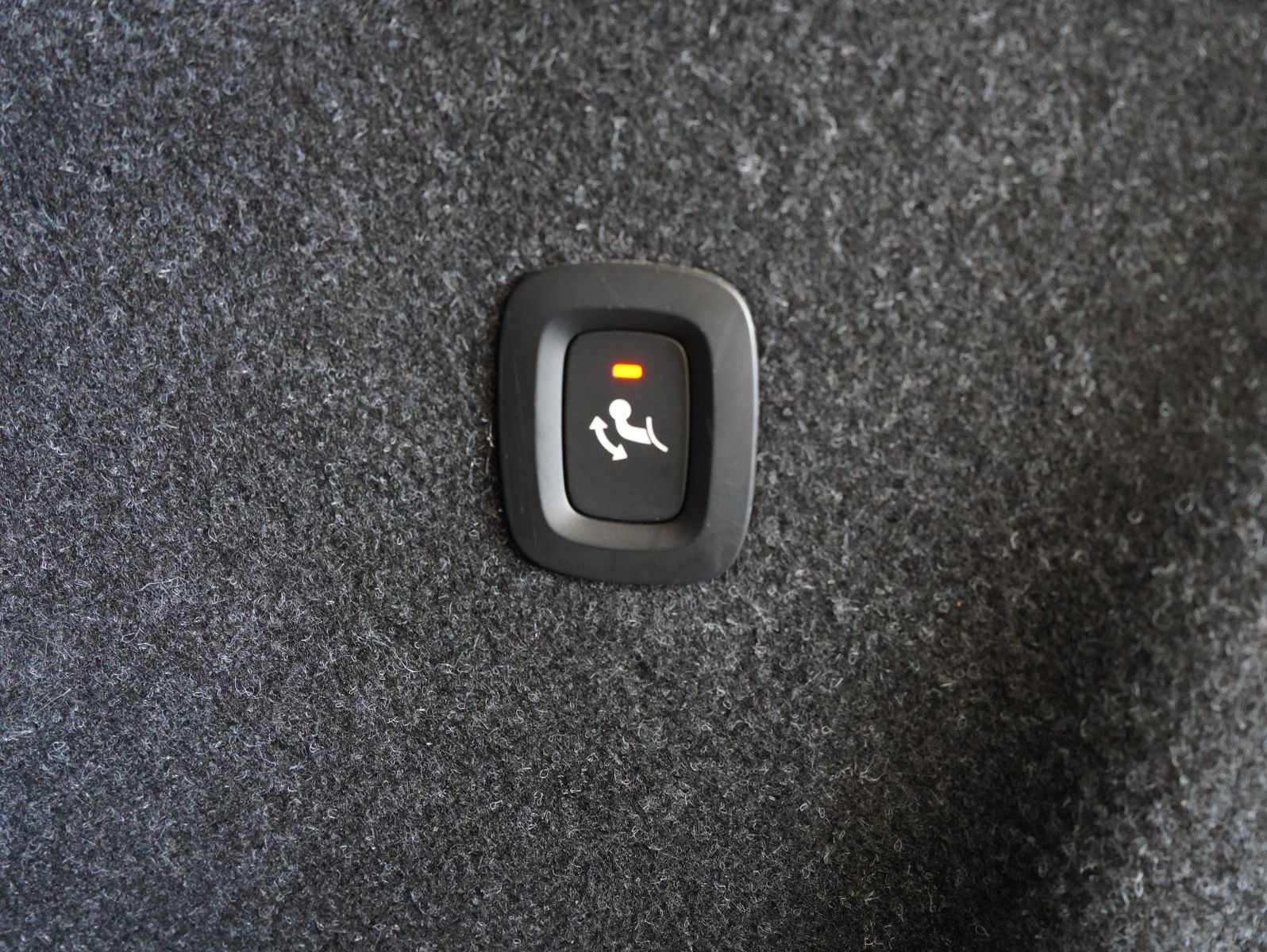 Fahrzeugabbildung Volvo XC40 T5 Recharge Plug-In R Design ACC/KAMERA/AHK