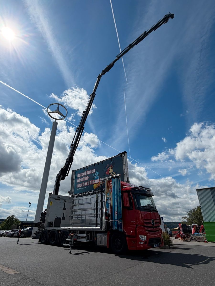 Fahrzeugabbildung Mercedes-Benz Actros 3645 8x2/6 Hiab 358 E-5 Jib 70X-3 Hubdach