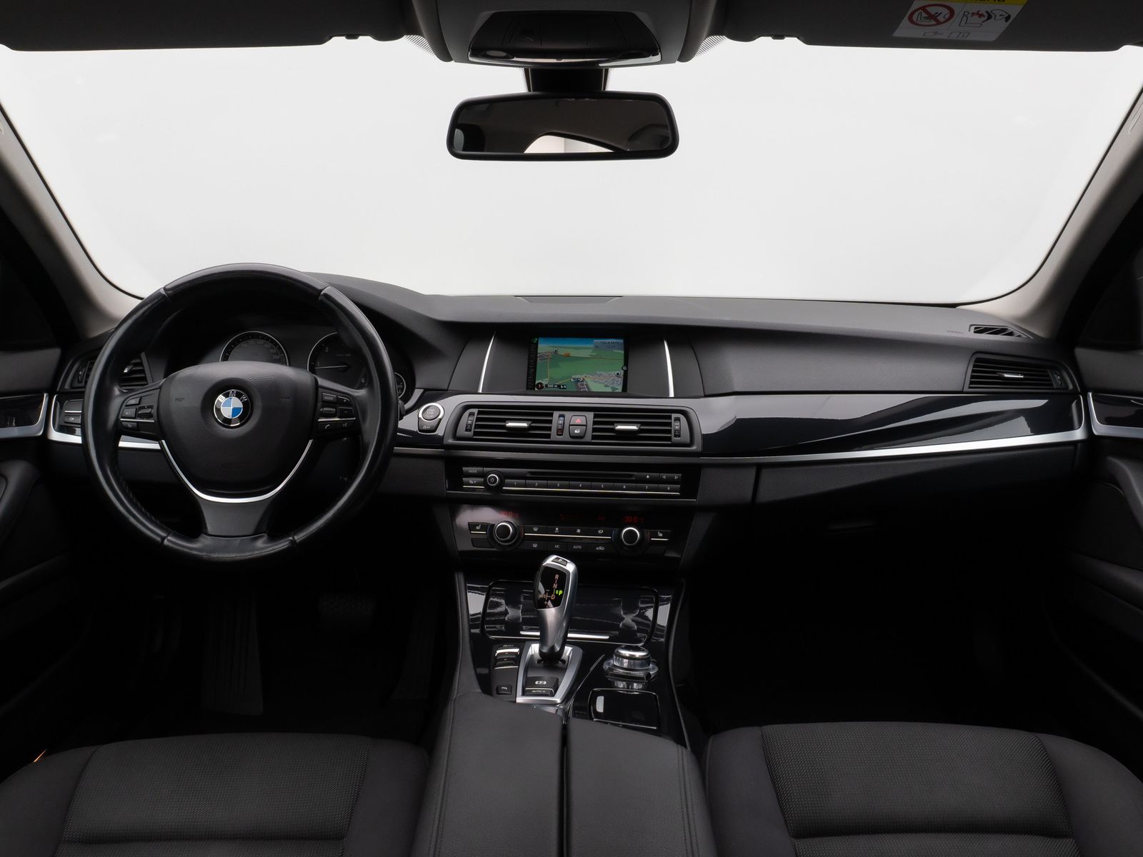 Fahrzeugabbildung BMW 520d Navi Sitzhzg Bi-Xenon PDC Tempomat