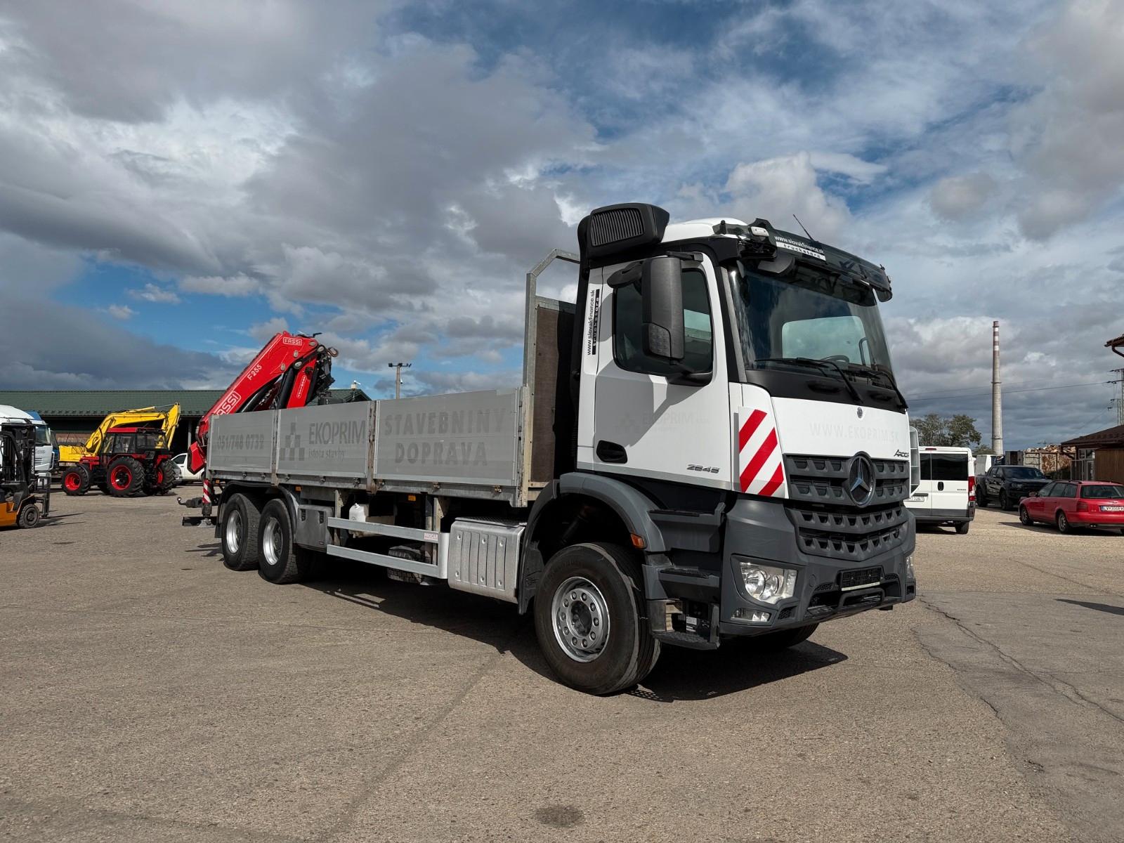 Mercedes-Benz Arocs 2645 6x4 with crane and sides E6 vin 923