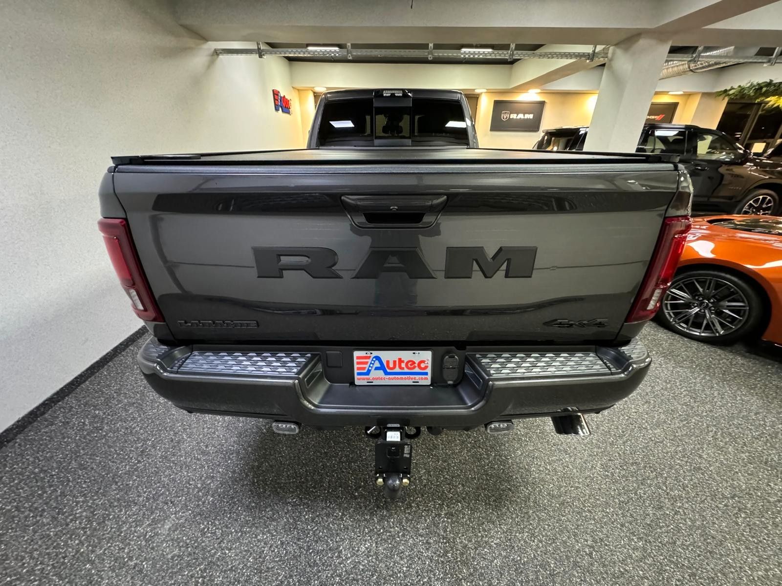 Fahrzeugabbildung Dodge RAM 3500 LARAMIE AEV OFF ROAD 6.4L-V8 37"-LONG