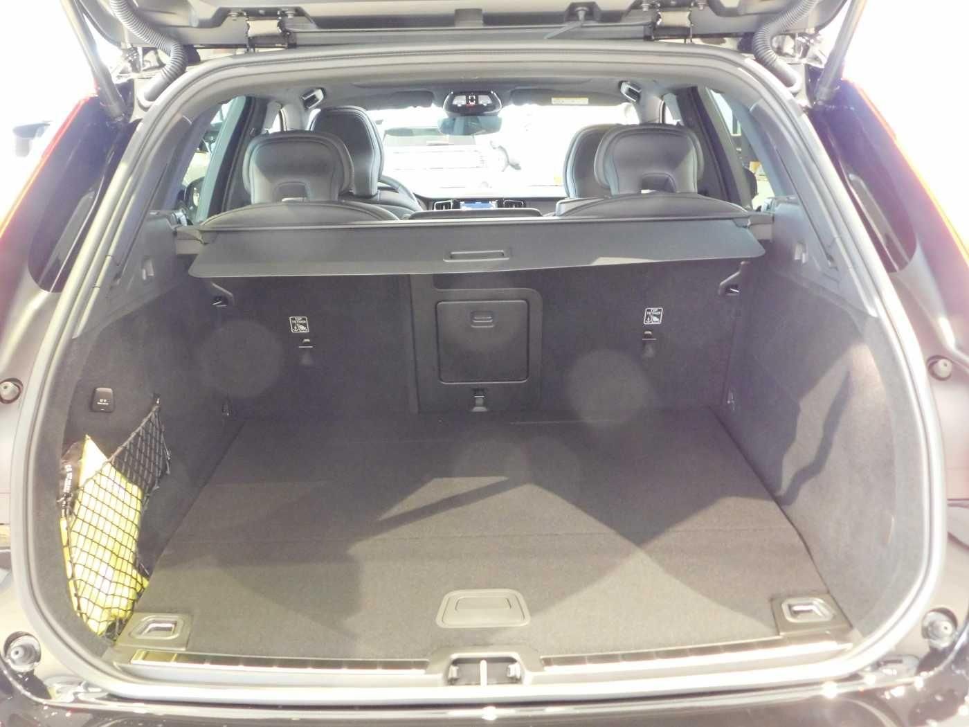 Fahrzeugabbildung Volvo XC60 Plug-In-Hybrid T8 AWD Plug-in Hybrid Plus B