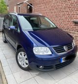 Volkswagen Touran 1.6 FSI Highline Highline - Volkswagen Touran aus 2006: Highline