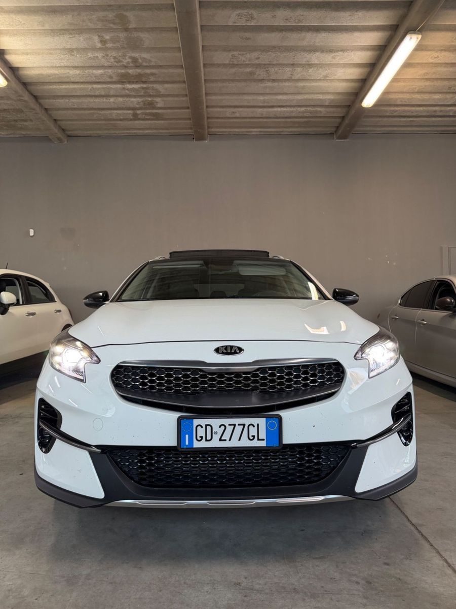 Kia XCeed 1.6 CRDi 136 CV Evolution imagem 3
