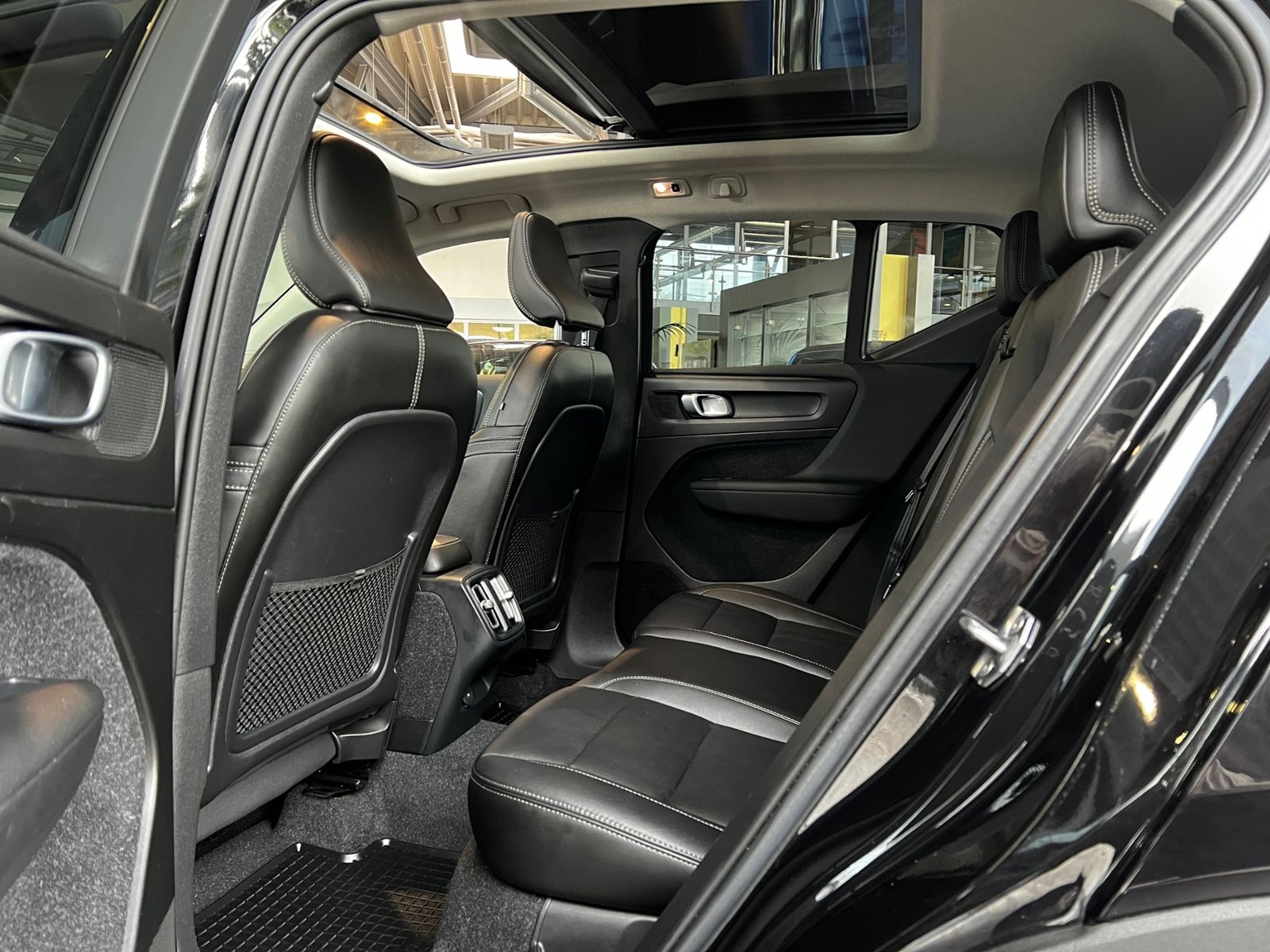 Fahrzeugabbildung Volvo XC40 Inscription LEDER NAVI PANO AHK 360°