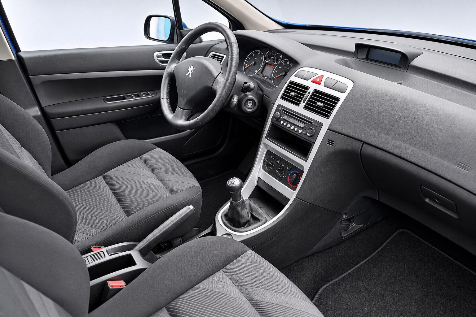 Peugeot 307 2006 — салон
