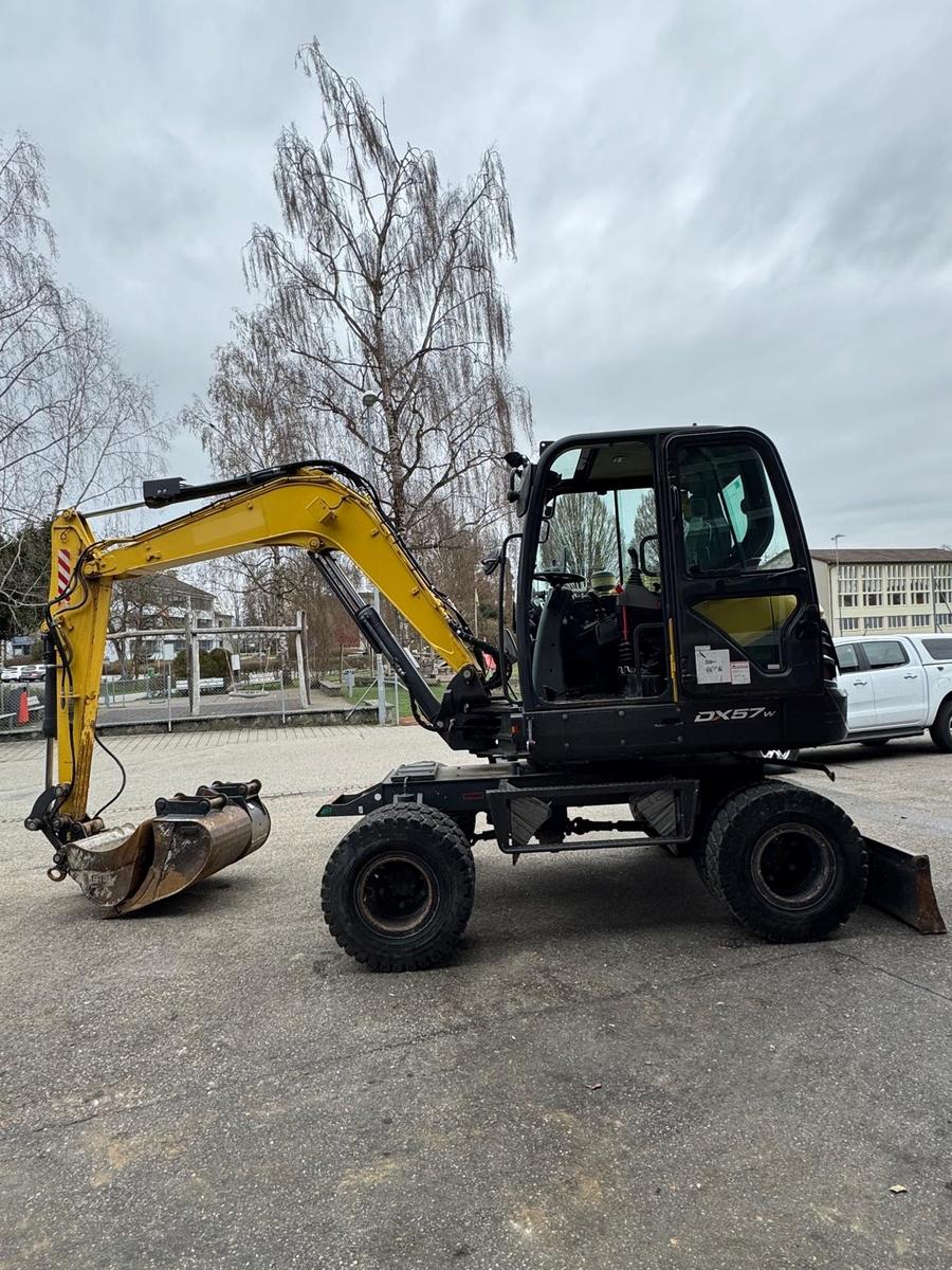 Doosan DX57W-5
