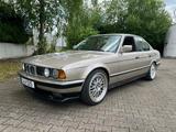 BMW 525 - BMW 525 aus 1989