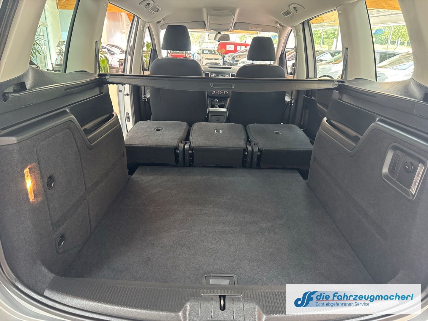 Fahrzeugabbildung Volkswagen Sharan Trendline BMT Dyn. Kurvenlicht Mehrzonenk