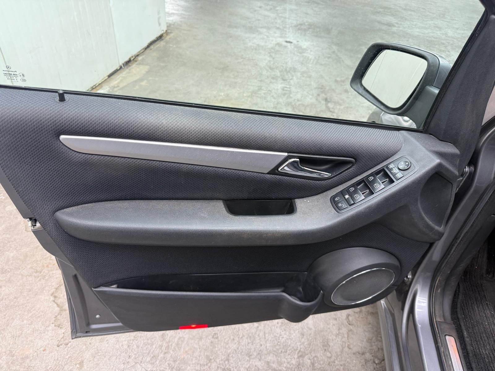 Mercedes-Benz A 160 BlueEFFICIENCY  PANORAMA | KLIMA | PDC – Bild 16