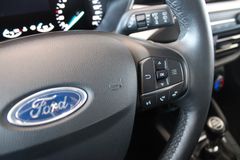 Fahrzeugabbildung Ford Focus Cool & Connect NAVI + WinterPaket + PDC