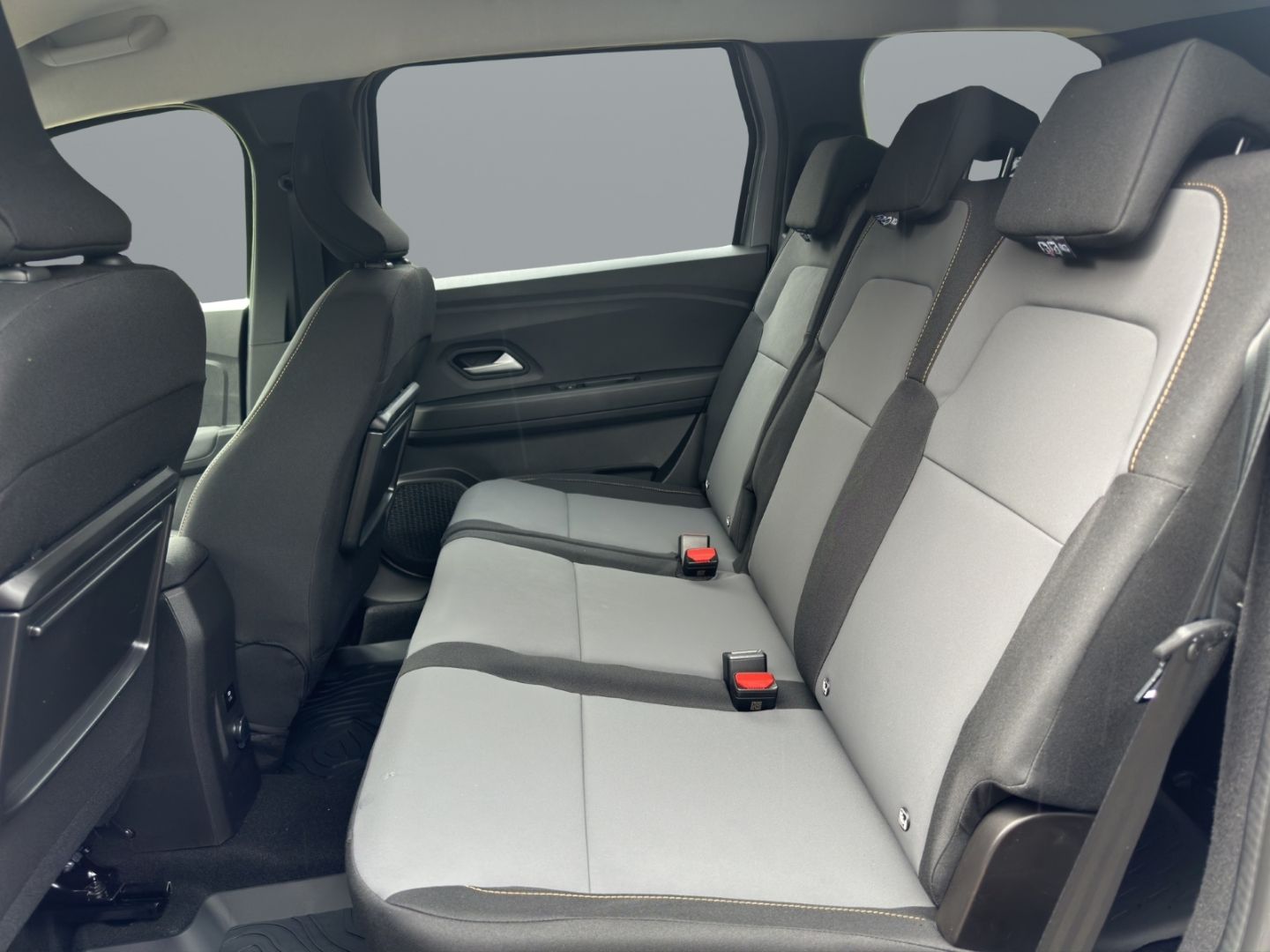 Fahrzeugabbildung Dacia Jogger Extreme 1.6 HYBRID 140 EU6e Digitales Coc
