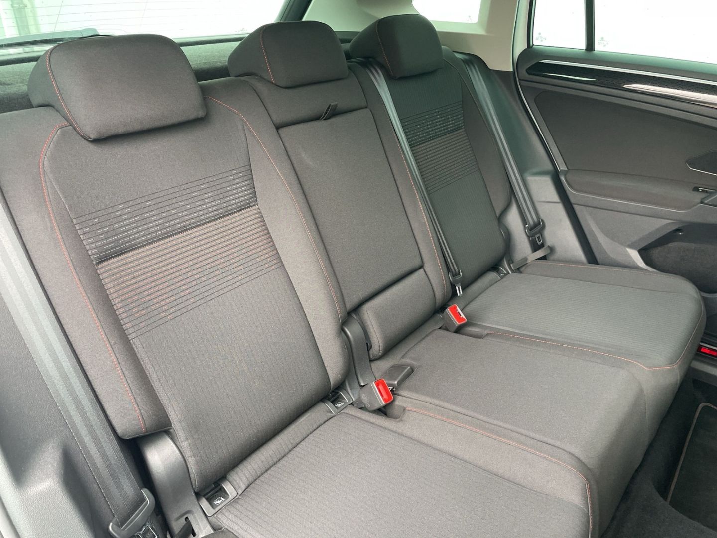 Tiguan 2.0TDI Sound AHK/Navi/App-Connect/ACC/PDC