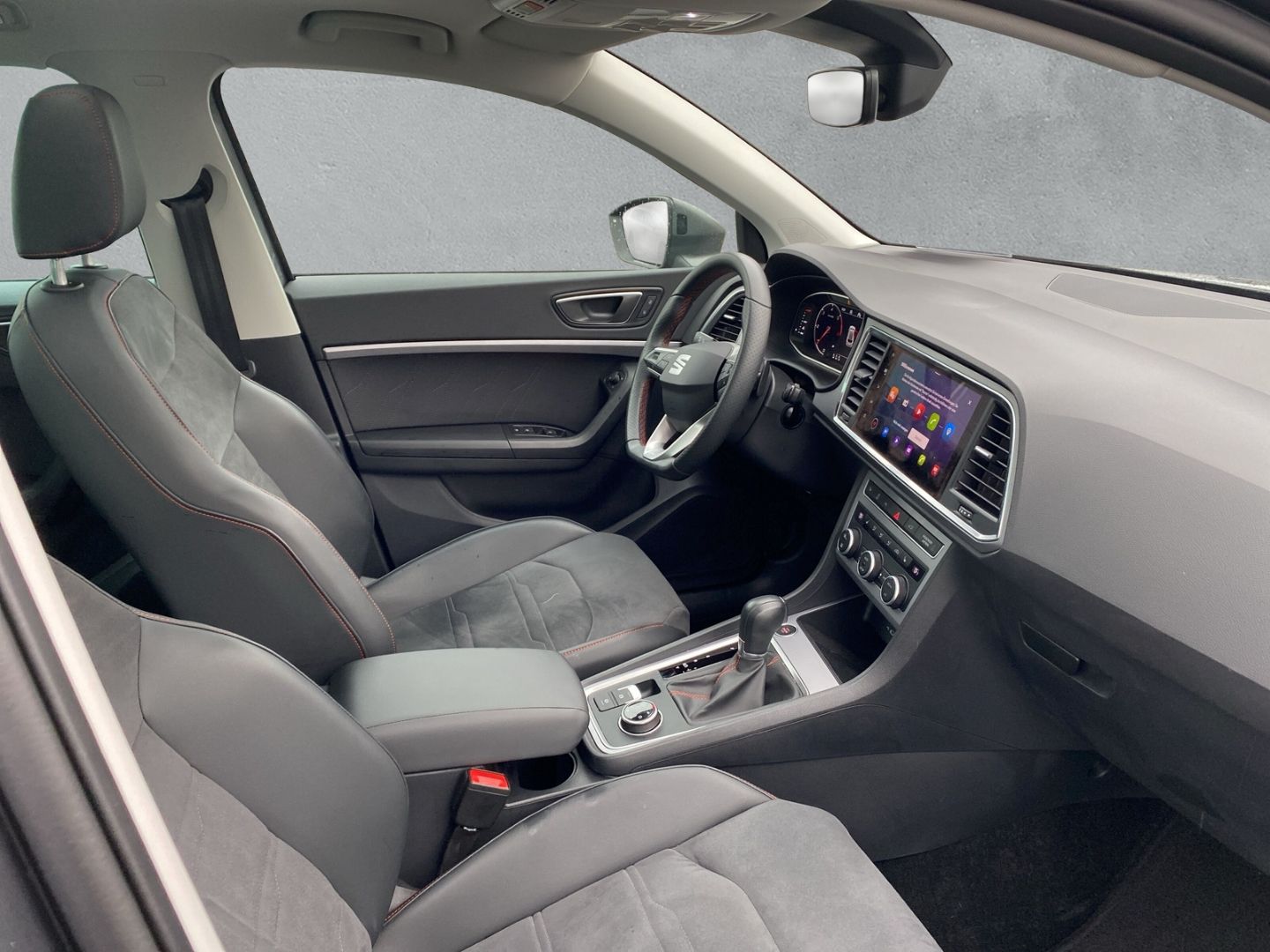 Fahrzeugabbildung SEAT Ateca FR 4Drive 2.0 TDI EU6d AD AHK-klappbar Nav