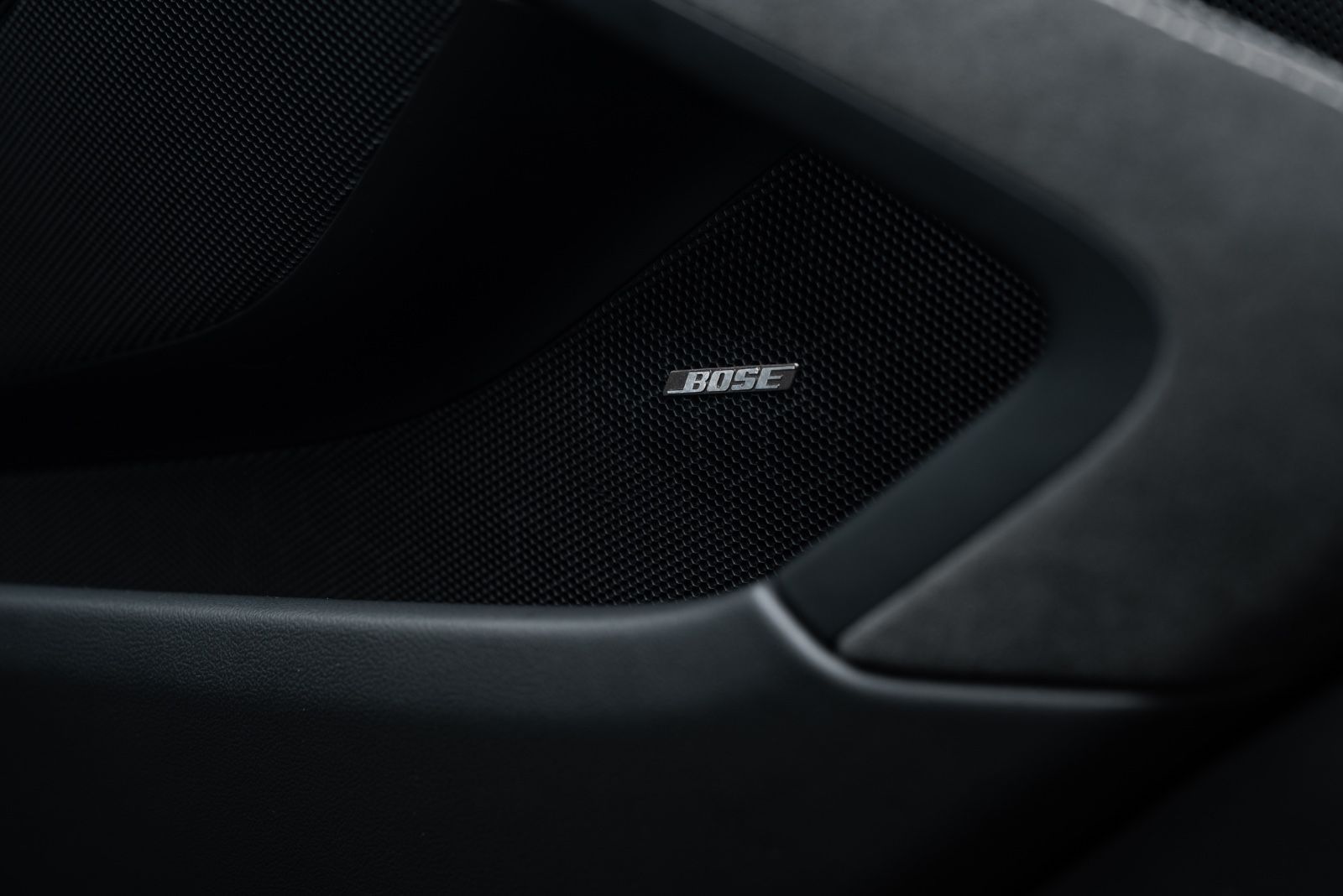 Fahrzeugabbildung Porsche 911 GT2 RS WEISSACH/PTS/LIFT/KAMERA/1.HAND/BOSE