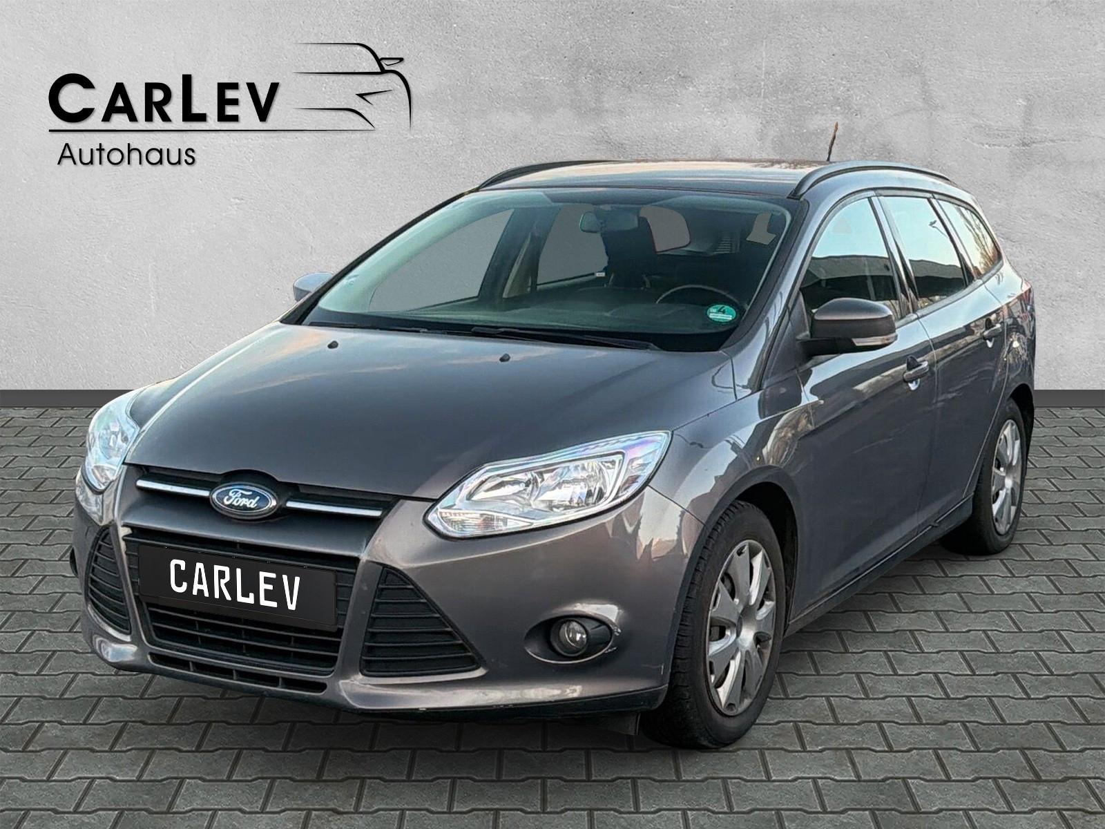 Ford Focus 2013 — салон