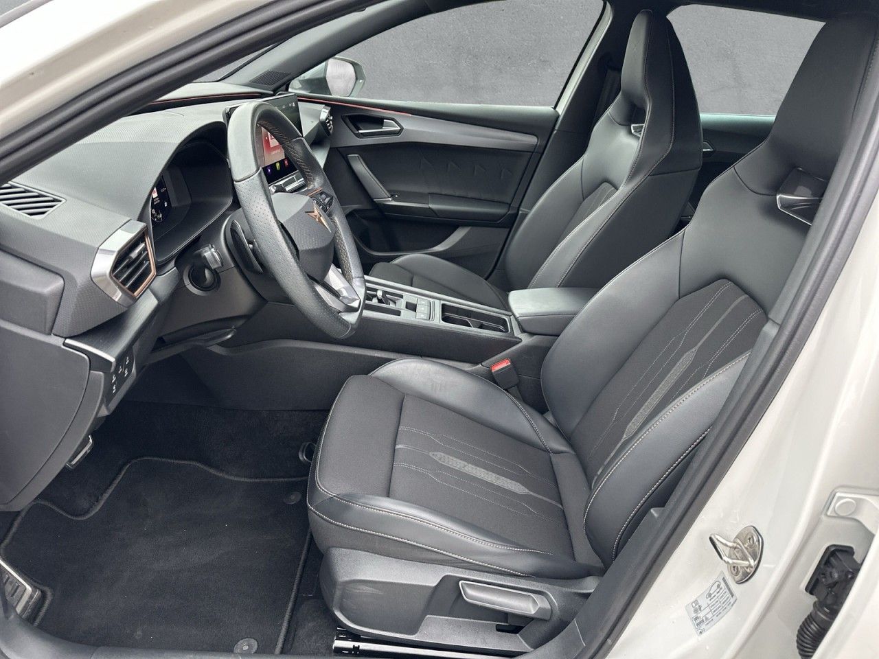 Fahrzeugabbildung CUPRA Leon VZ 2.0 TSI 245 PS DSG