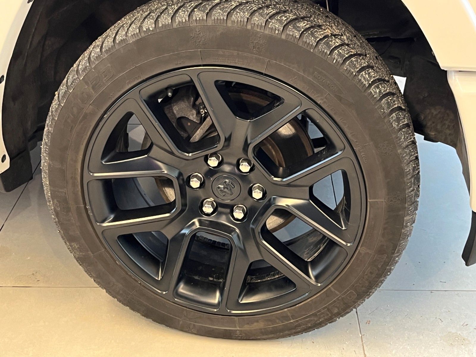 Fahrzeugabbildung Dodge RAM 1500 Crew Cab Laramie Night *Luftf.*Pano*LPG