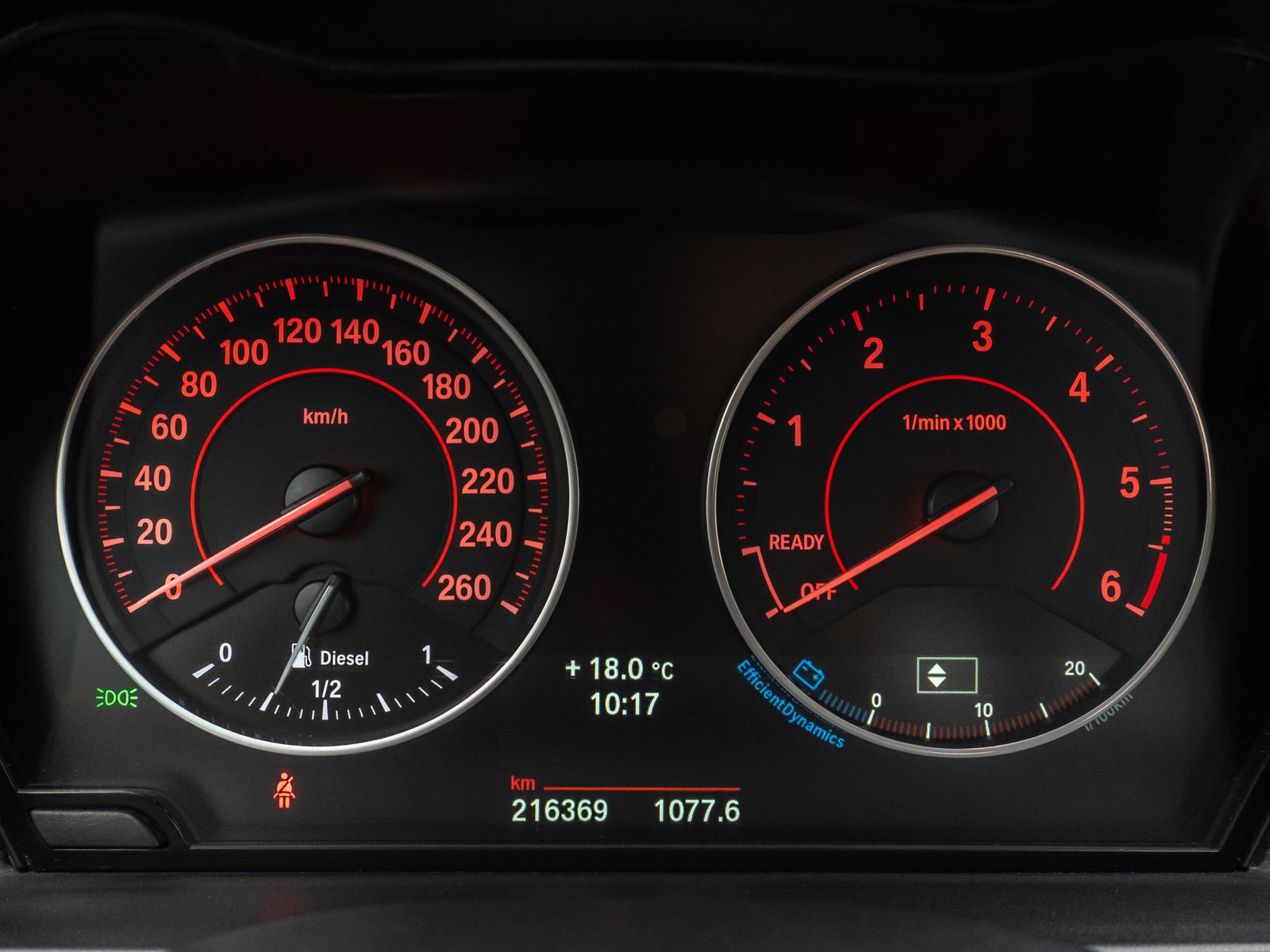 Fahrzeugabbildung BMW 220d Coupé Sport Line PDChinten HiFi Navi Xenon