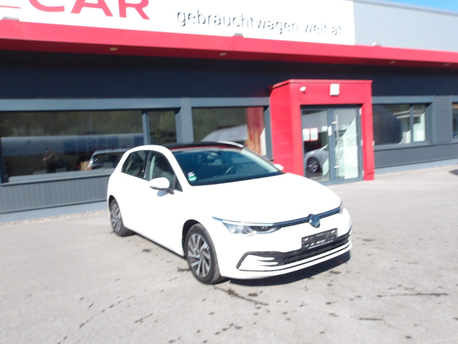 Volkswagen Golf VIII Lim. Life 110kw*PANO*WEBASTO*EXP.15490 imagem 3