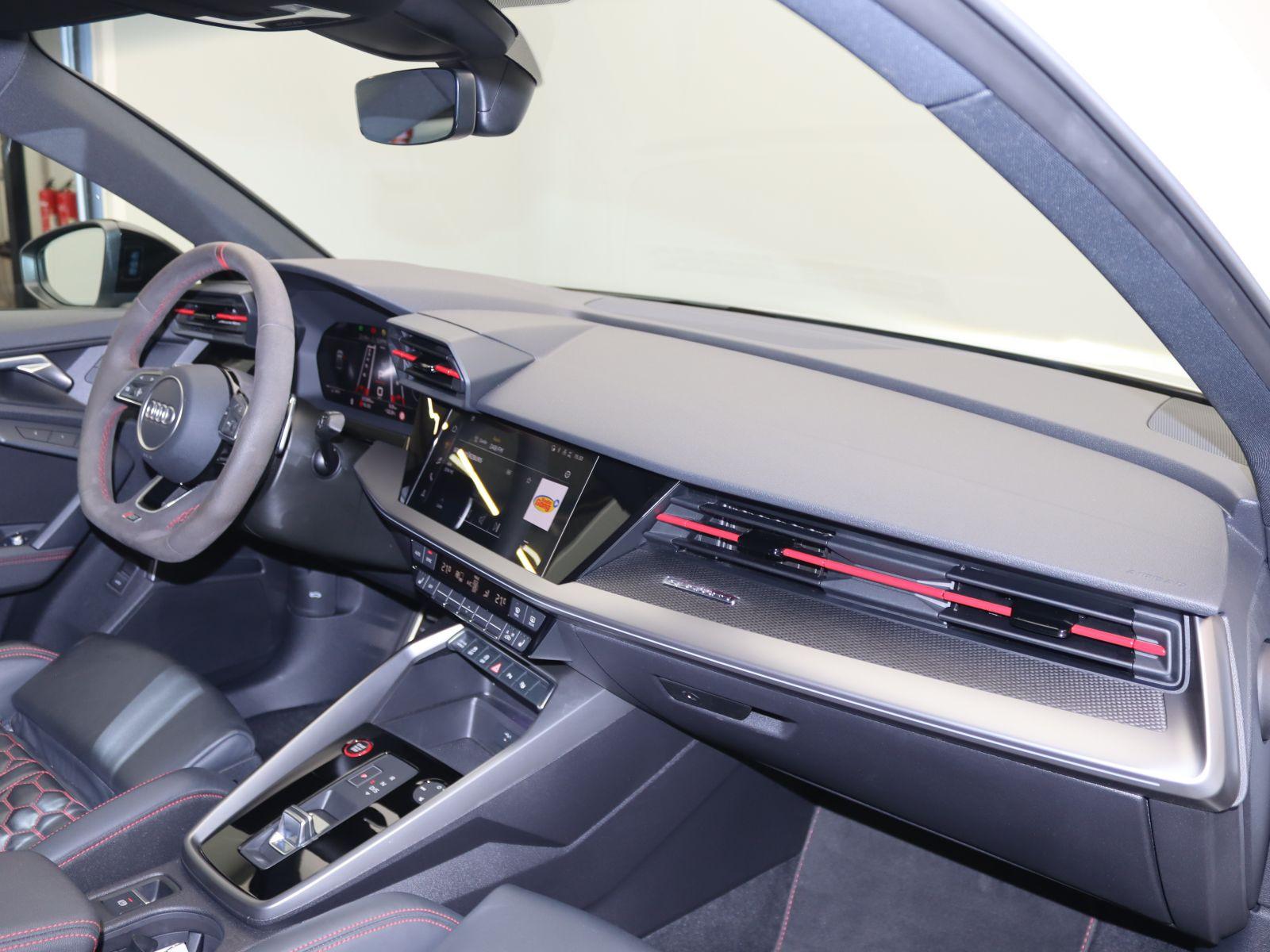 Audi RS 3 Limousine quattro S-tronic/ Keramik,Vmax290
