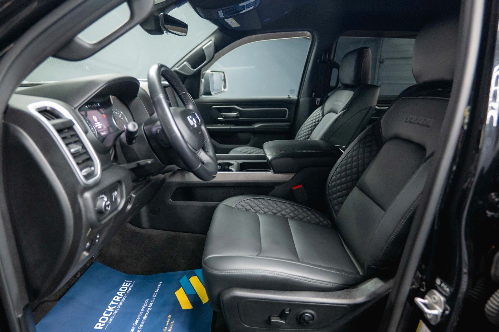 Fahrzeugabbildung Dodge RAM 5.7 V8 HEMI 4x4 BLACK Limited Longbed 19%