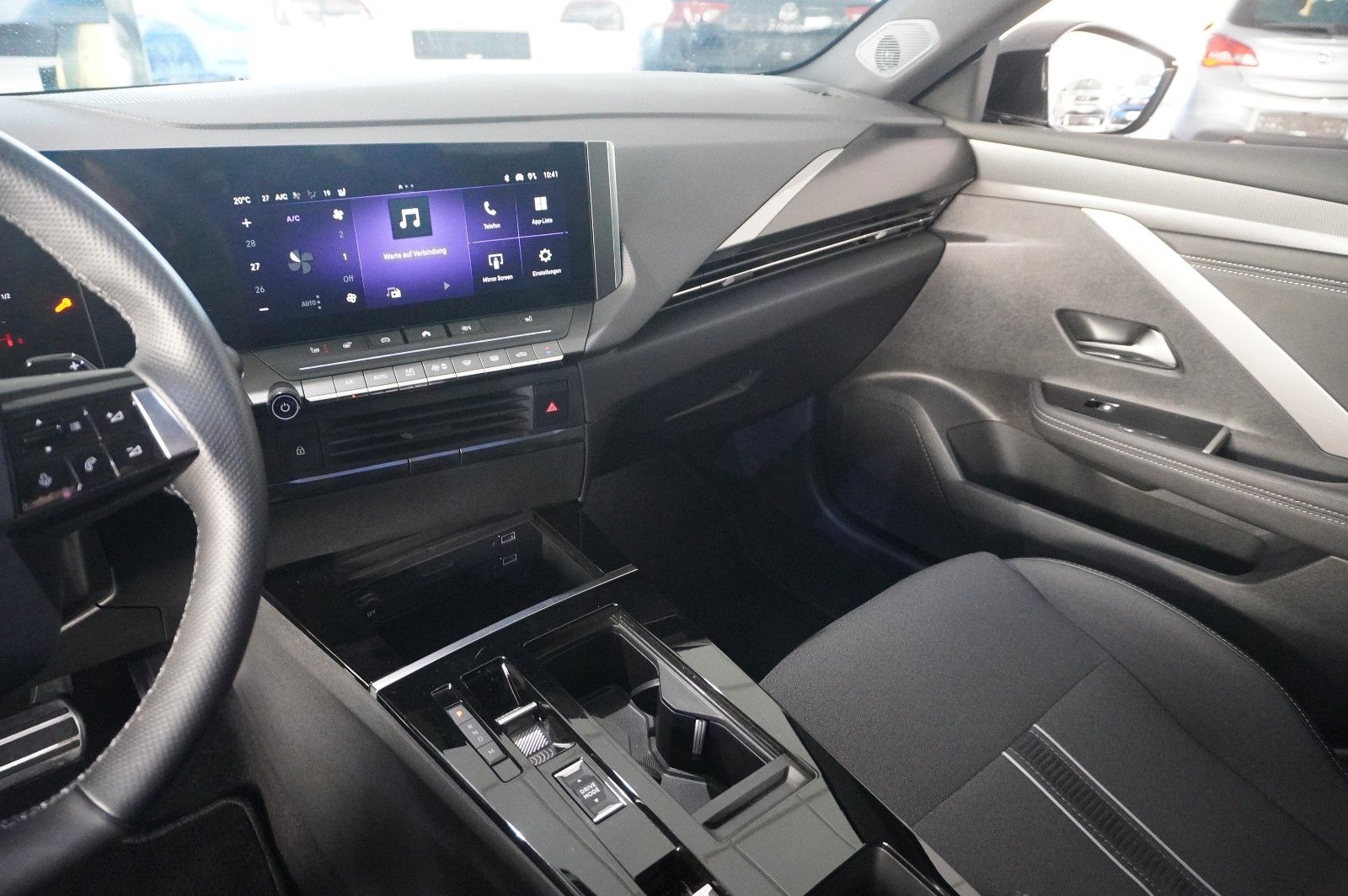 Fahrzeugabbildung Opel Astra L ST 1.2T GS SPORT NAVI/LED/360°/SPORT/DAB