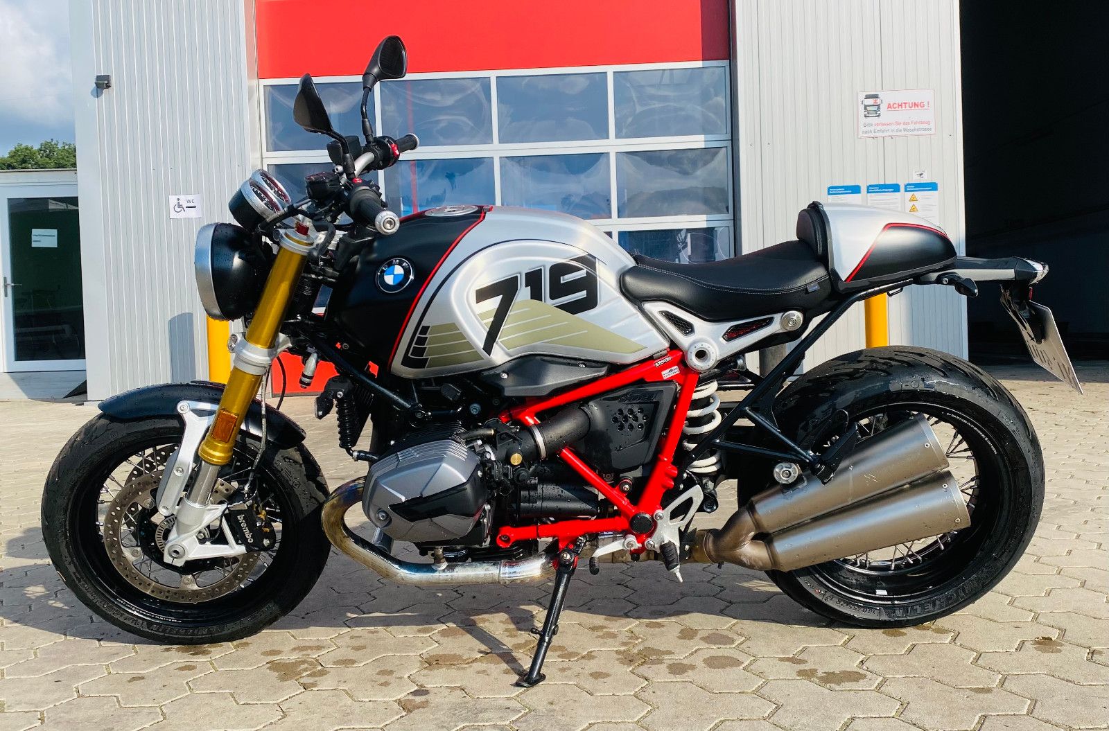 Fahrzeugabbildung BMW RnineT 719 Tempomat + Heizgriffe 1587 km!!