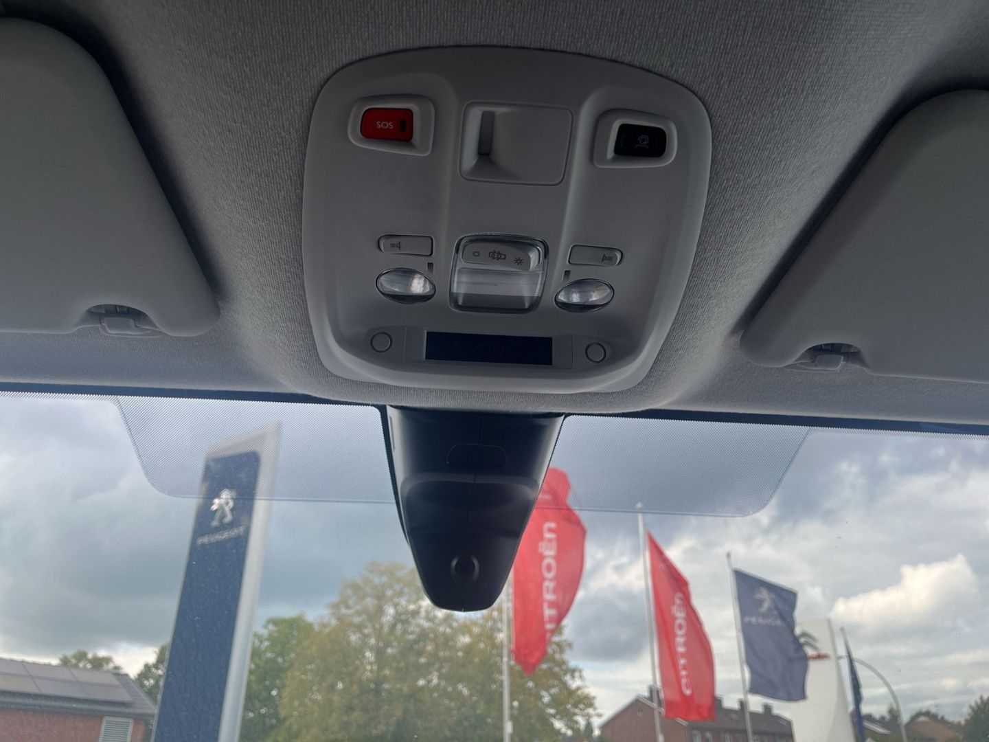 Fahrzeugabbildung Peugeot Expert KW Elektro Standard 75 kWh Navi Temp.