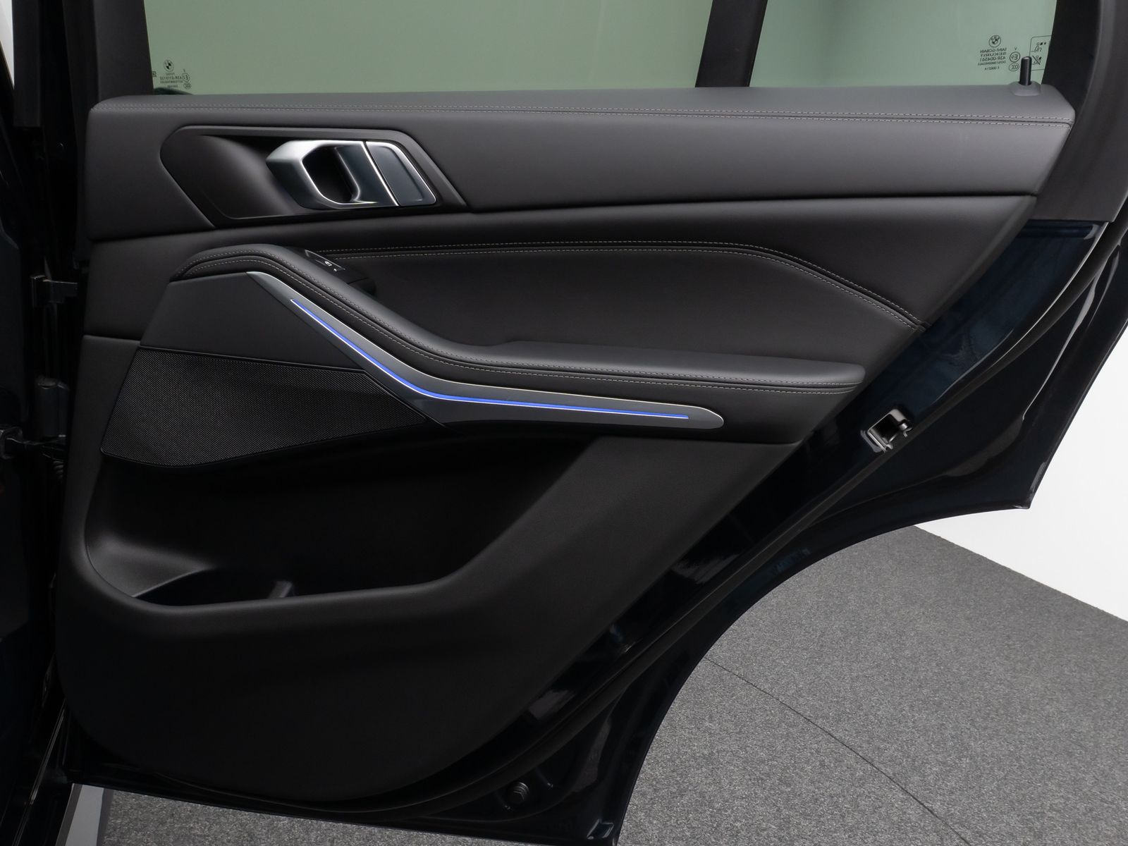 Fahrzeugabbildung BMW X5 xD40d M Sport Panorama Kamera HUD DAB Massage