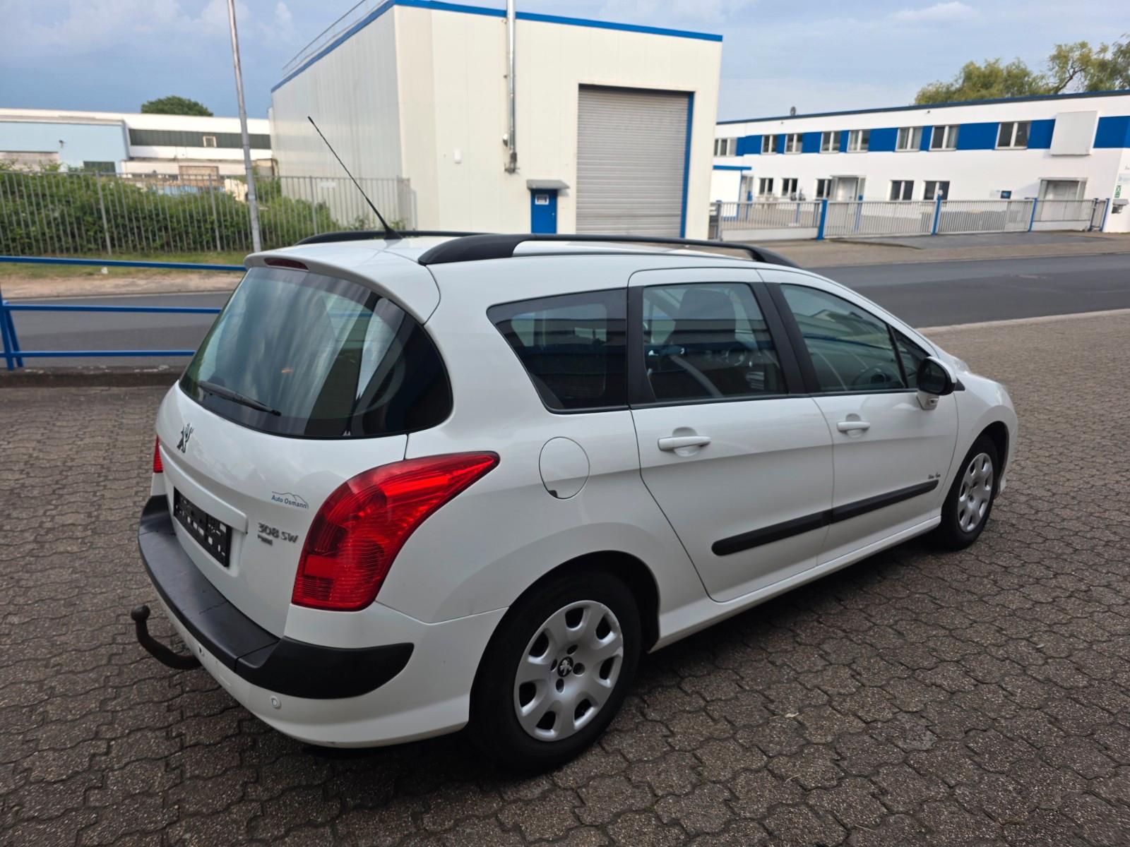 Peugeot 308 2011 — engine 1.560 cm³, 111 HP (82kW)