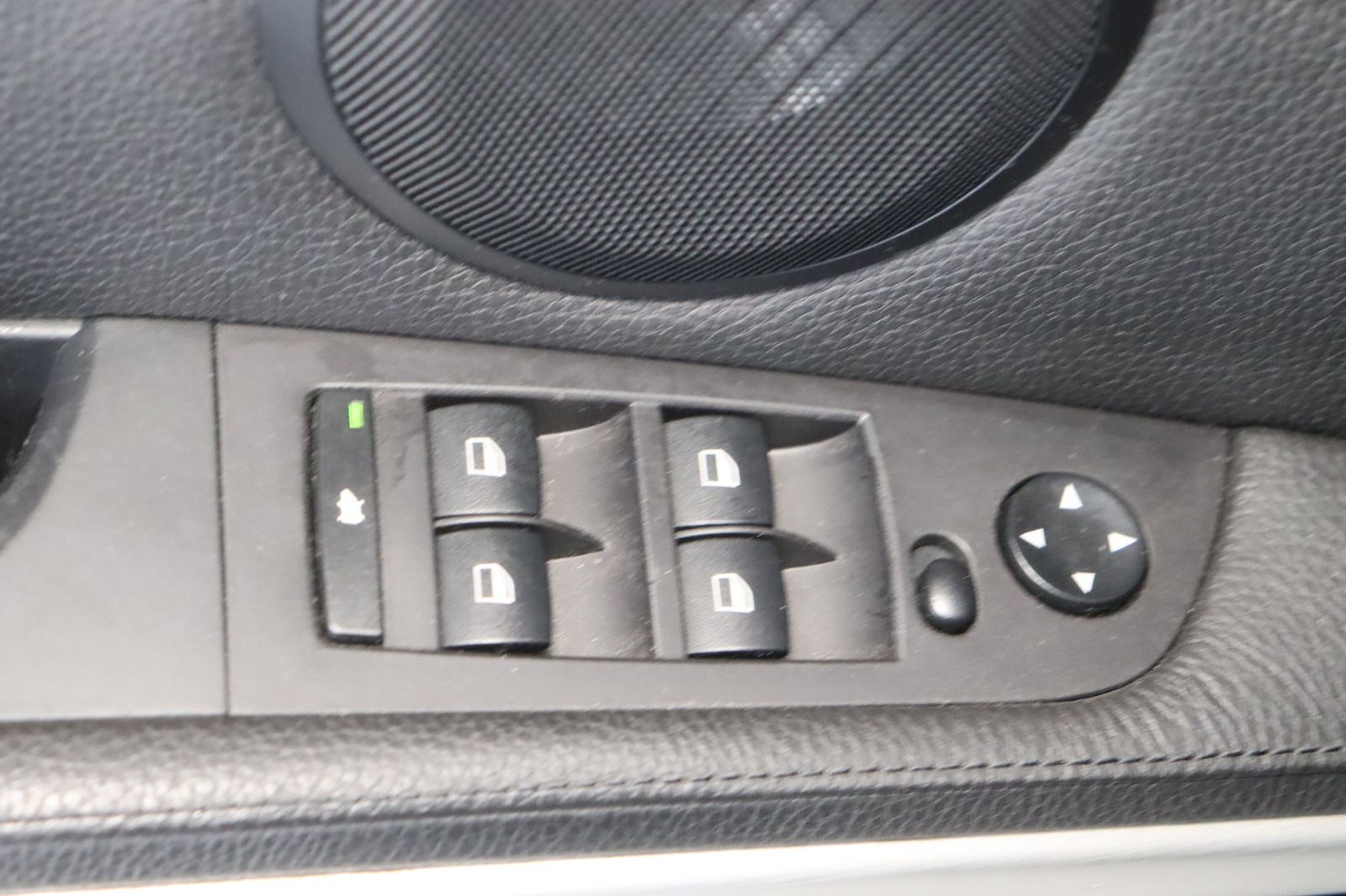 Fahrzeugabbildung BMW 325 i * Xenon * SD * Leder