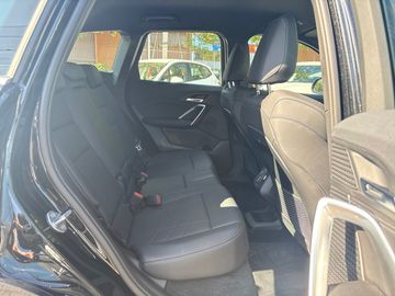 BMW iX1 xDrive30 xLine DAB Parkassistent Shz