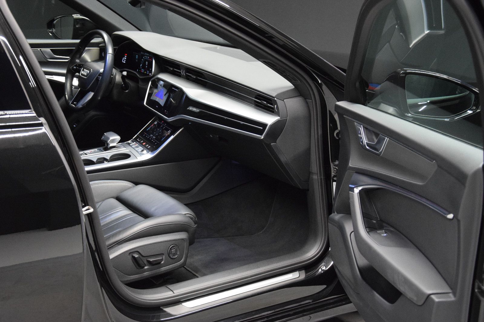 Fahrzeugabbildung Audi A6 Lim. 55 TFSI quattro Sport Pano Leder ACC