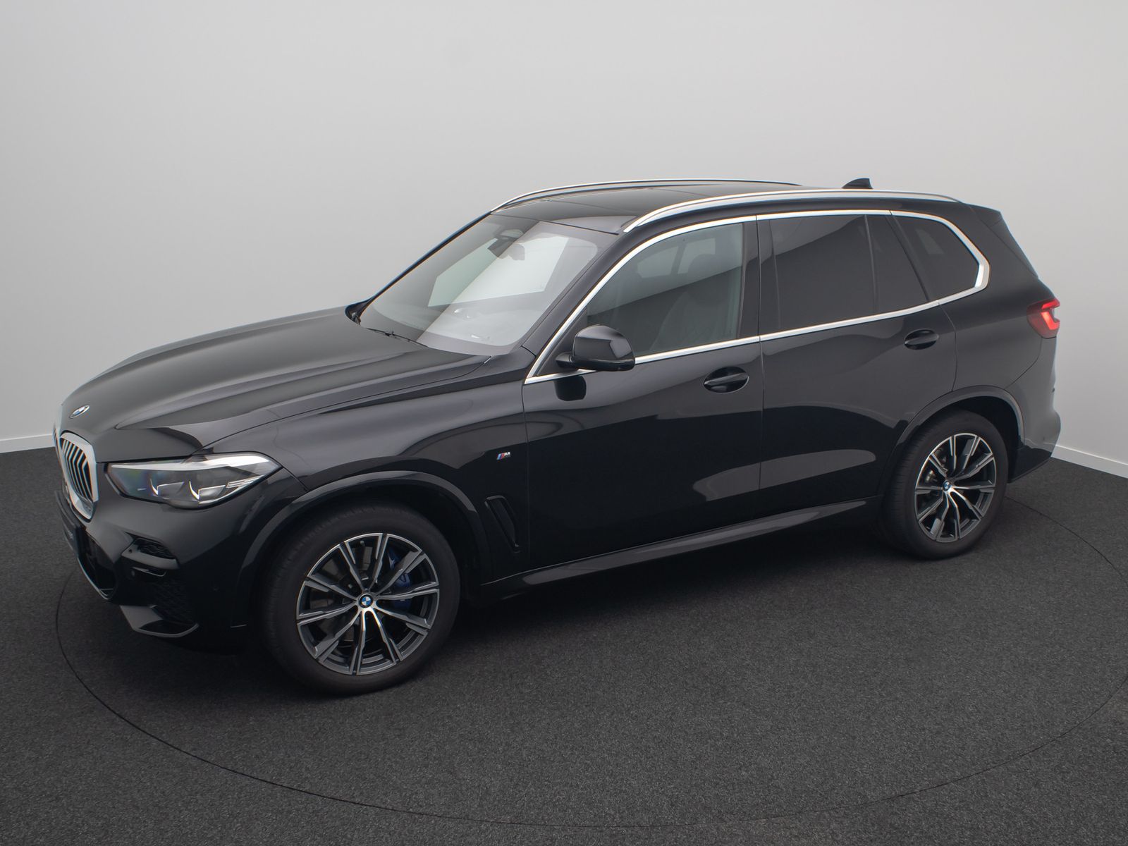 Fahrzeugabbildung BMW X5 xD30d M Sport 360° HUD DAB HiFi AHK Panorama