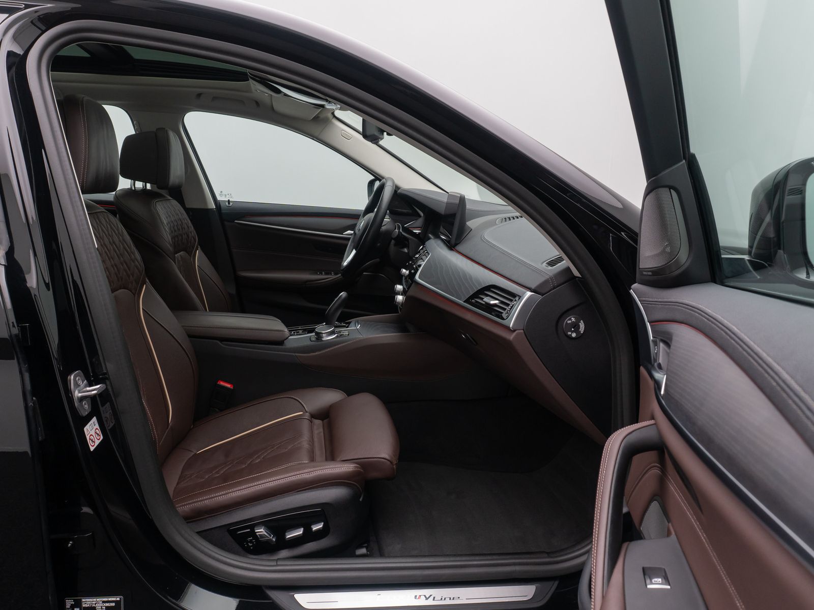 Fahrzeugabbildung BMW 530d Luxury Line HUD DAB H/K Panorama Individual