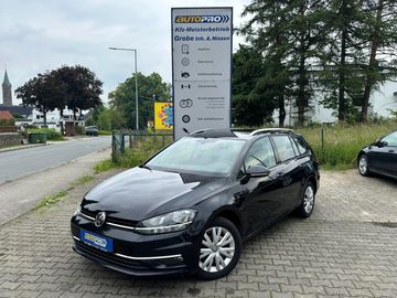 Volkswagen Golf - 1