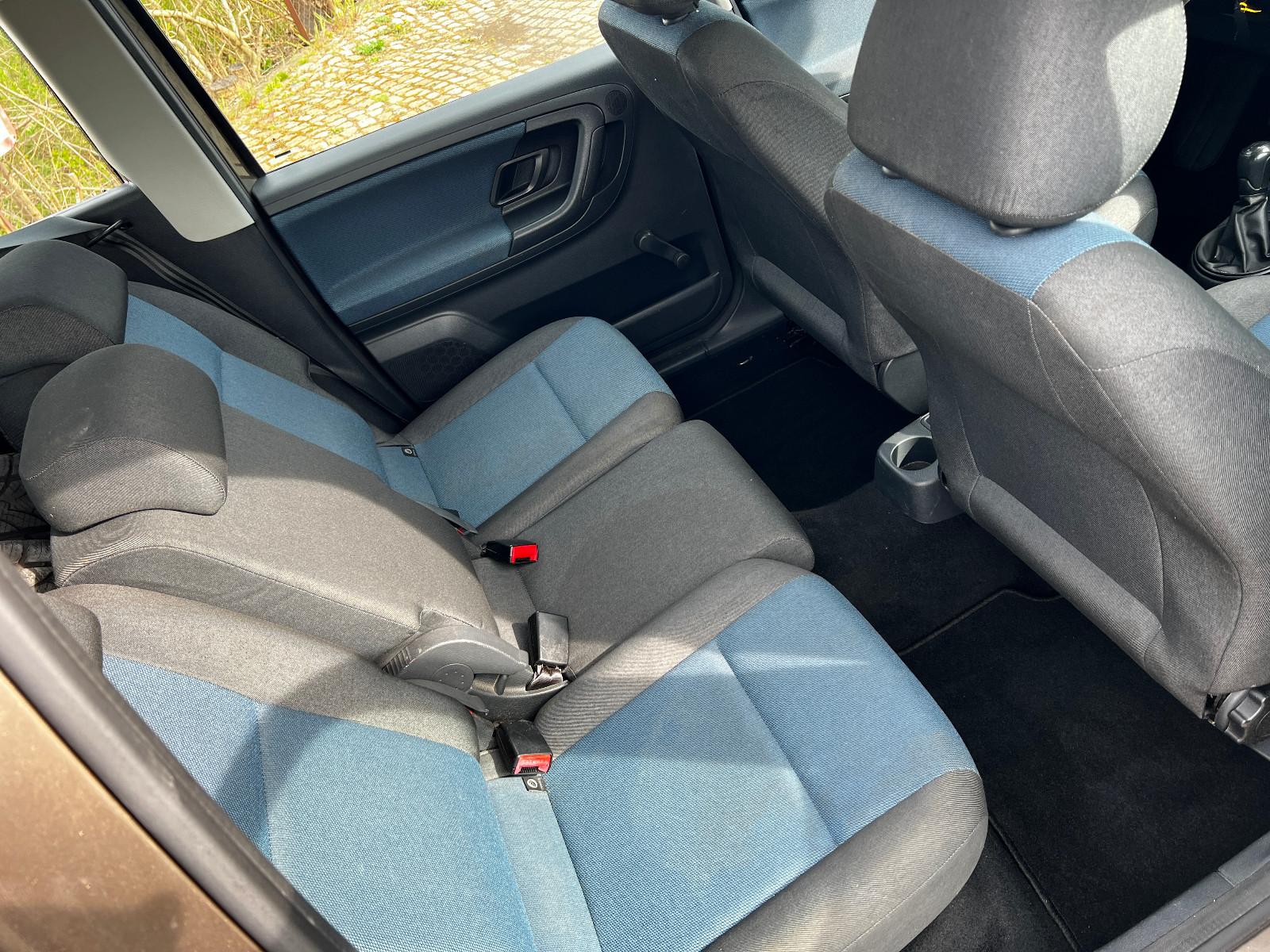 Skoda Roomster 2015 — фото 10