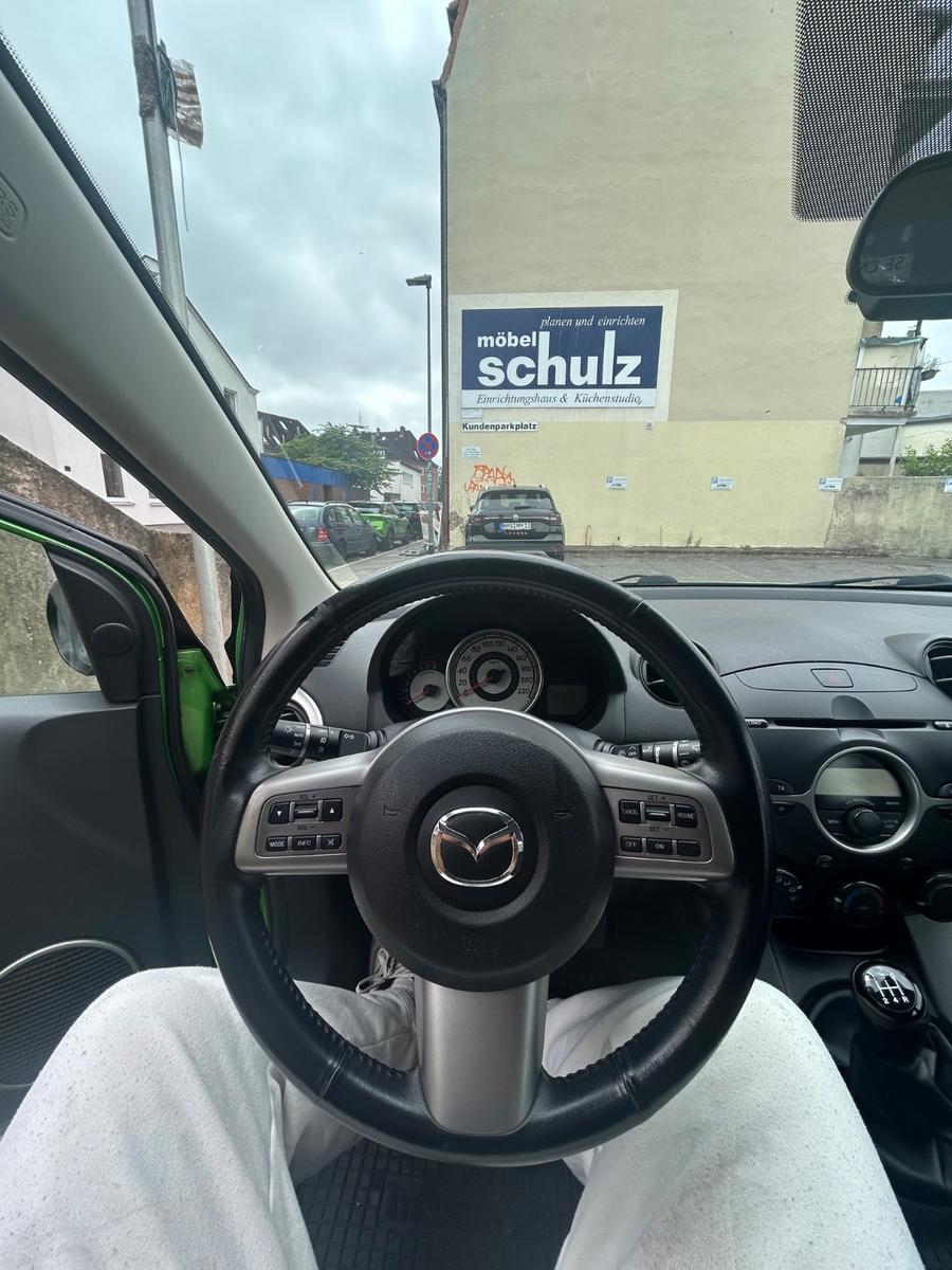 Mazda 2 - TÜV Neu 