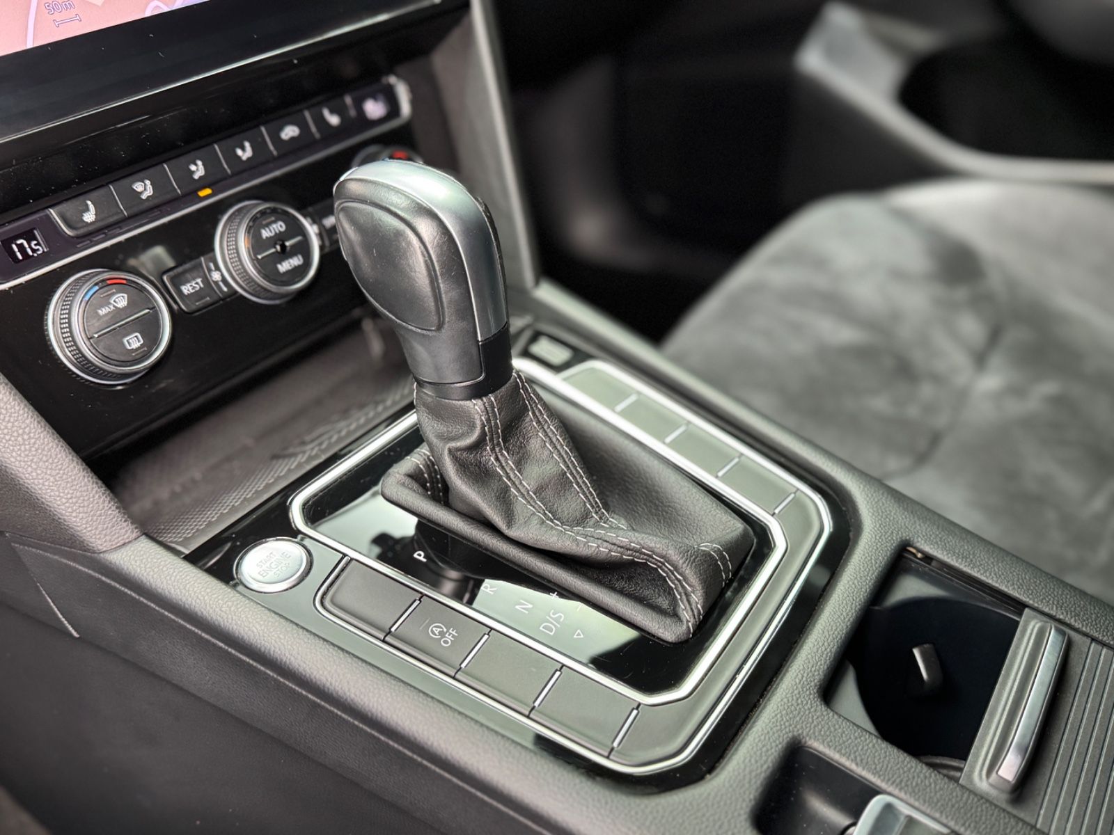 Fahrzeugabbildung Volkswagen Arteon R-Line|DSG|NAVI|ACC|DIGI-TACHO|1.HAND