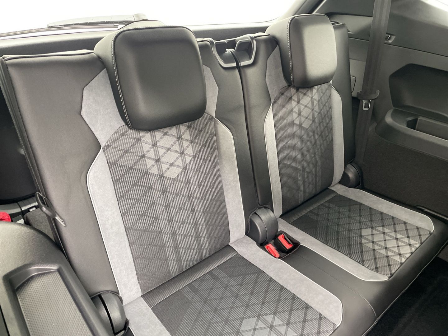 Tiguan Allspace R-Line 2.0TDI 4MOTION AHK/Kamera