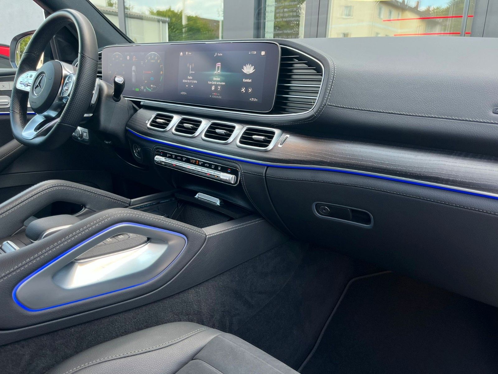 Fahrzeugabbildung Mercedes-Benz GLE 350e 4Matic AMG-Line*Air*Pano*360°*Keyless*