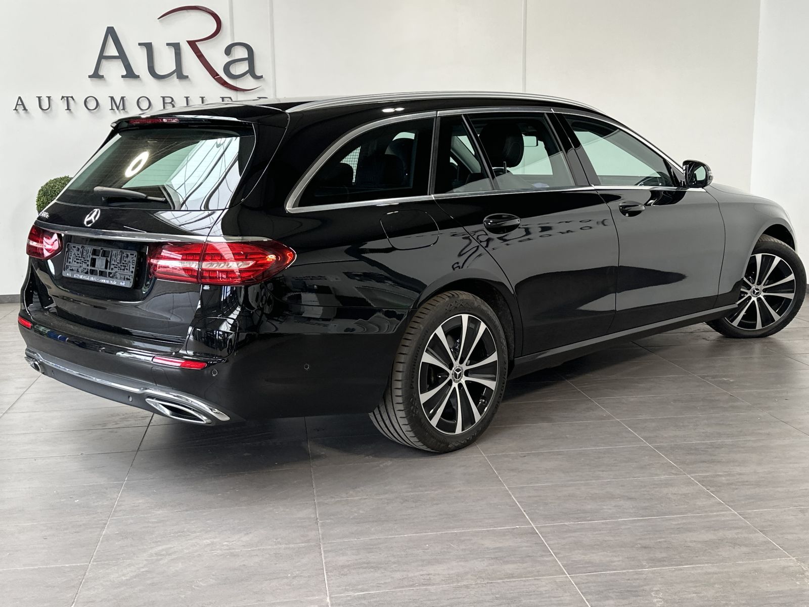 Fahrzeugabbildung Mercedes-Benz E 300e T Avantgarde NAV+LED+KAMERA+SHZ+VCOCKPIT