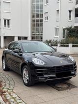 Porsche Macan Turbo Pano+Bose+SP.AGA+Motor neu+AHK - Porsche Gebrauchtwagen in Stuttgart