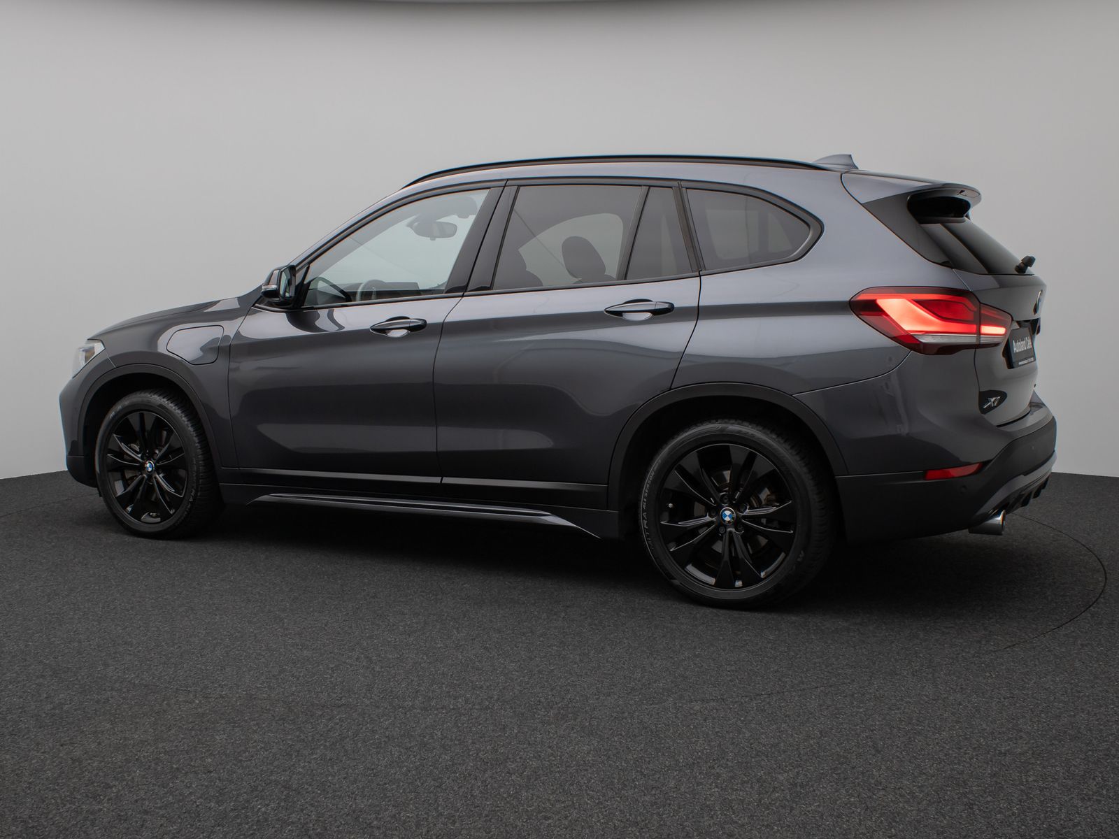 Fahrzeugabbildung BMW X1 xD25e SportLine Kamera HUD DAB Komfort 18Zoll