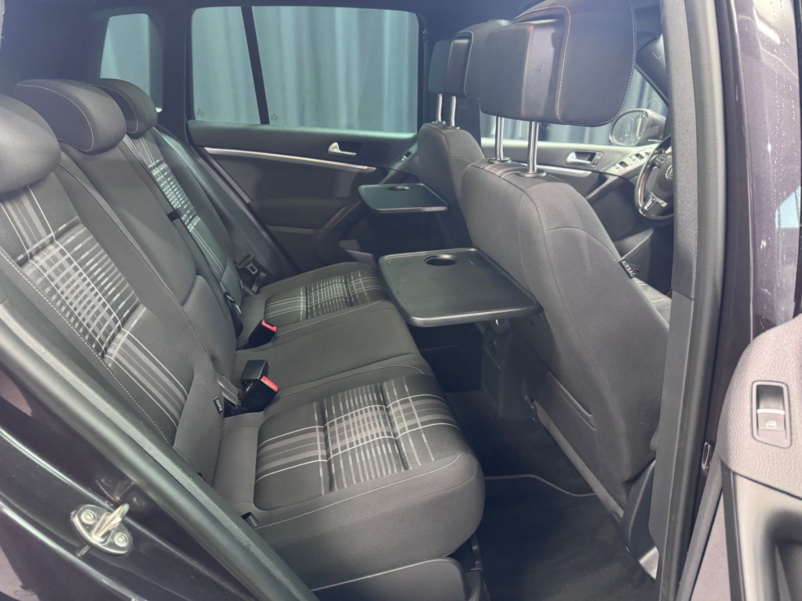 Fahrzeugabbildung Volkswagen Tiguan Lounge Sport&Style 4Motion*R-LINE*PANO*