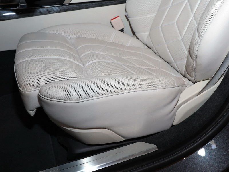 BMW 740d xDrive Design Pure Excellence DrivAssProf 3 foto 11