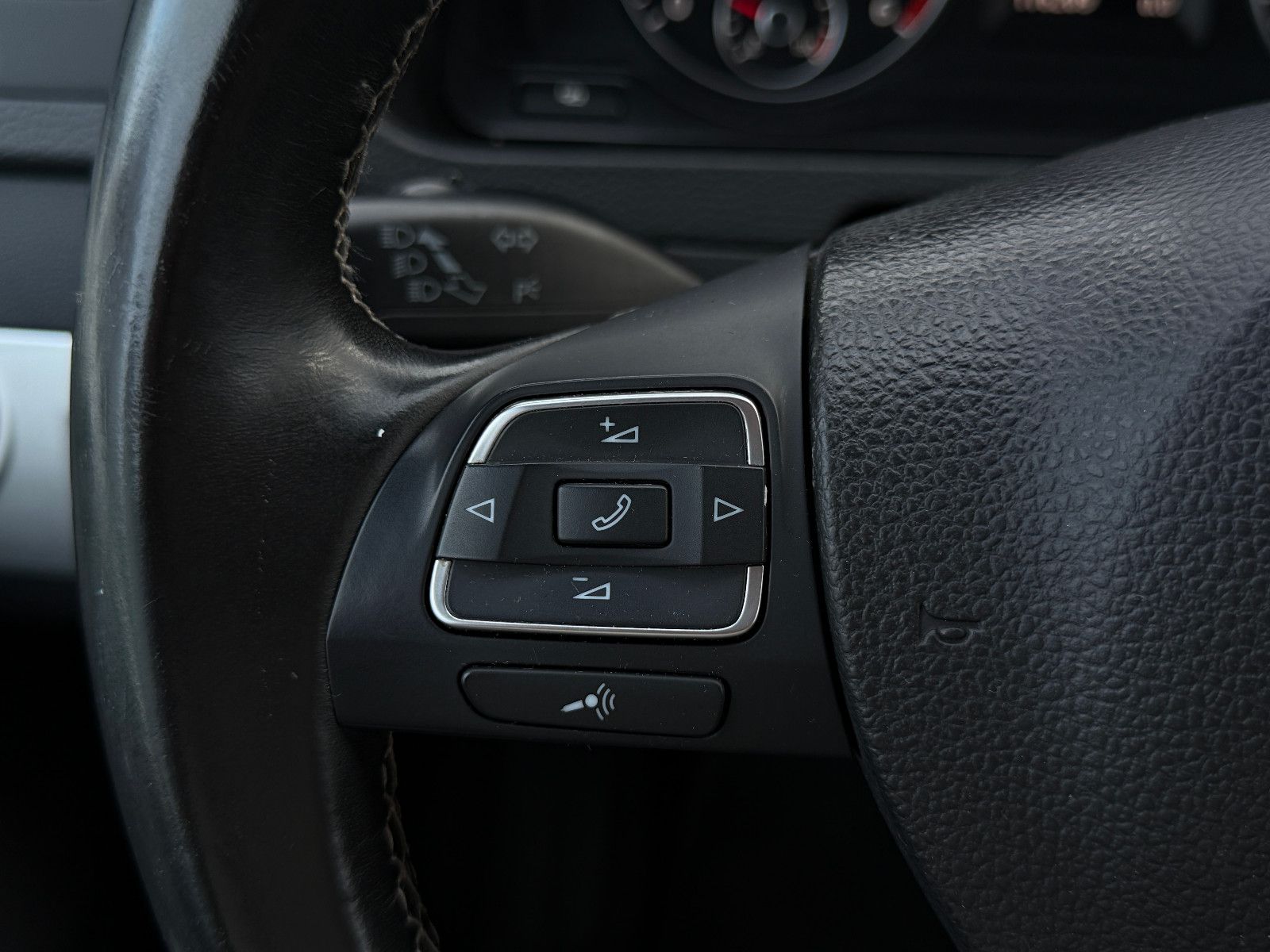 Fahrzeugabbildung Volkswagen T5 Multivan Edition 25 DAB GRA Side-Assist PDC