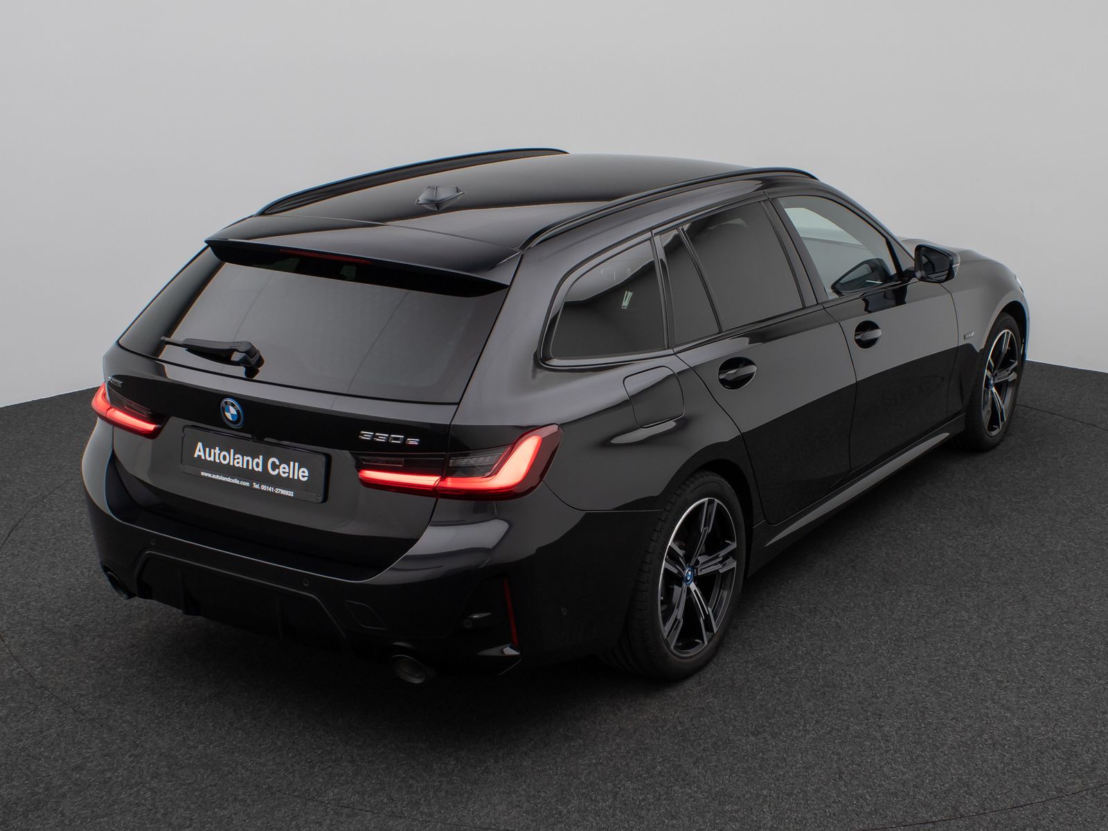 Fahrzeugabbildung BMW 330e xD MSport Kamera HUD DAB H/K Komfort 18Zoll